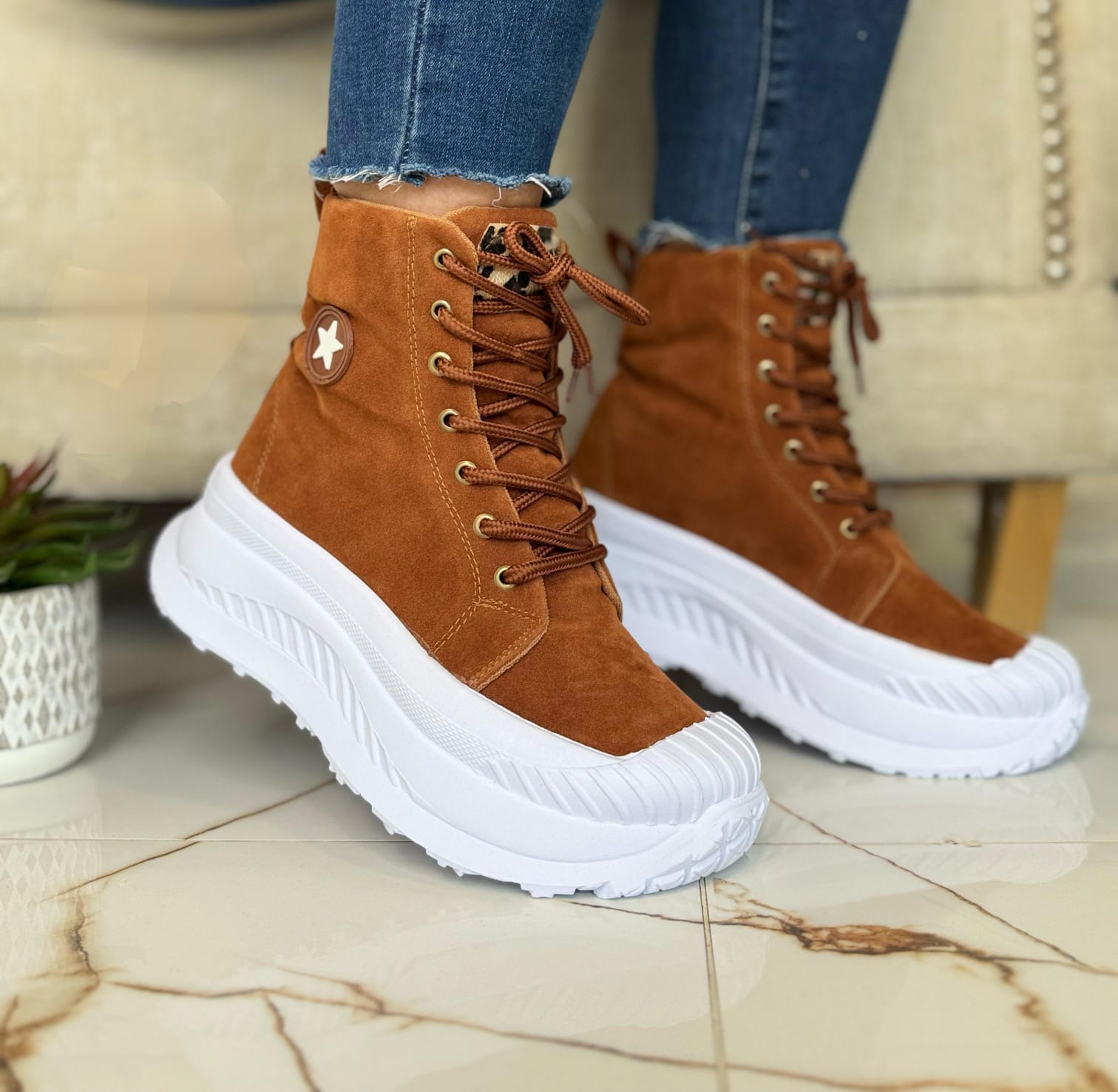 gid://shopify/MediaImage/24692326334558